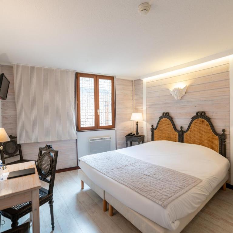 Logis - Hotel De La Mairie - Chambre Double ou Lits Jumeaux - 1