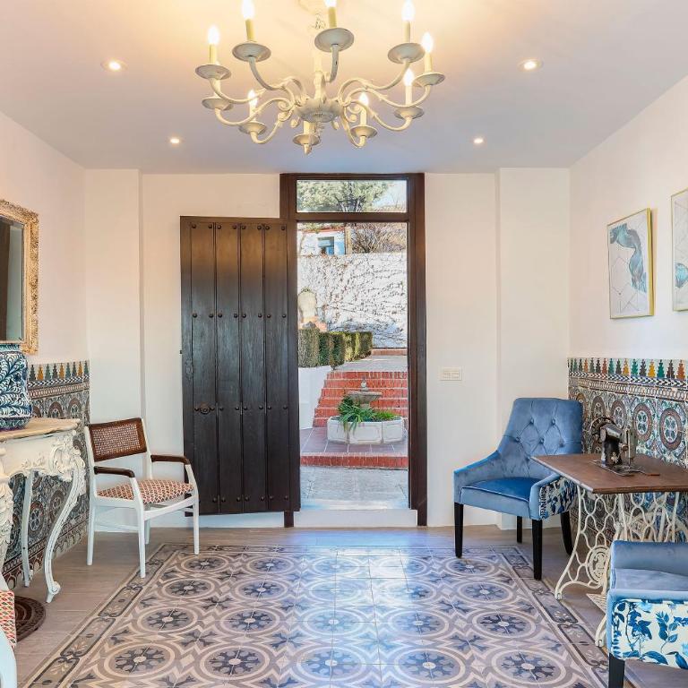 Genteel Home Carmen del Ciprés - Four-Bedroom House with Terrace - 15