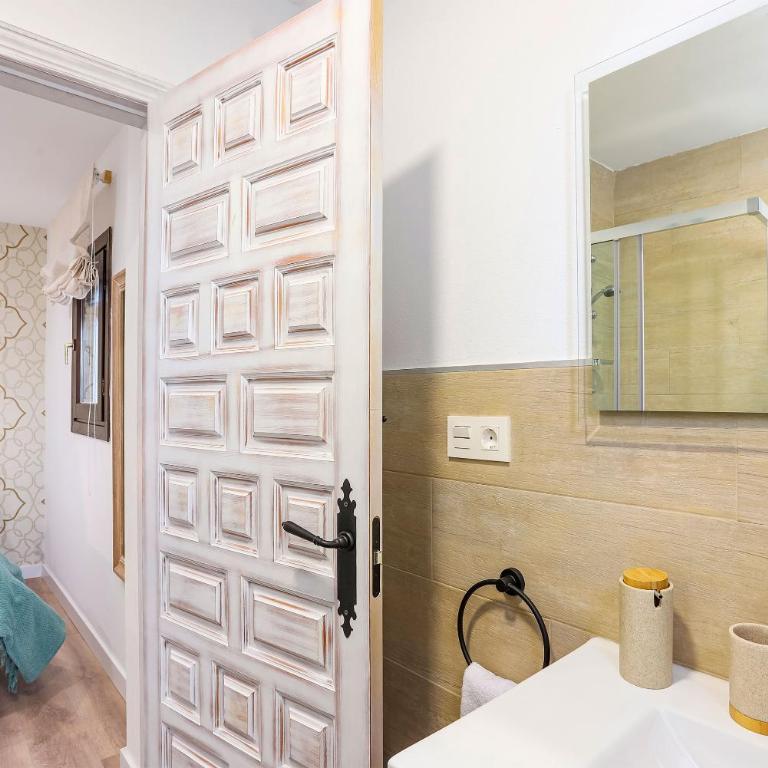 Genteel Home Carmen del Ciprés - Four-Bedroom House with Terrace - 13
