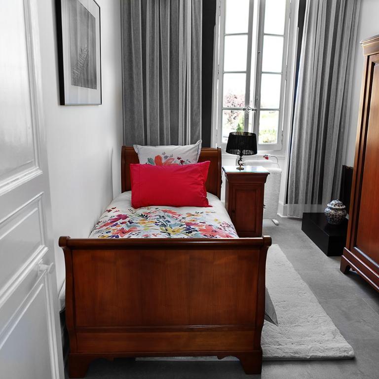 LE CHERCHE MIDI Chambres d'hôtes avec CUISINE EQUIPEE grand jardin PARKING SECURISE GRATUIT - Chambre Triple avec Salle de Bains Commune - 2