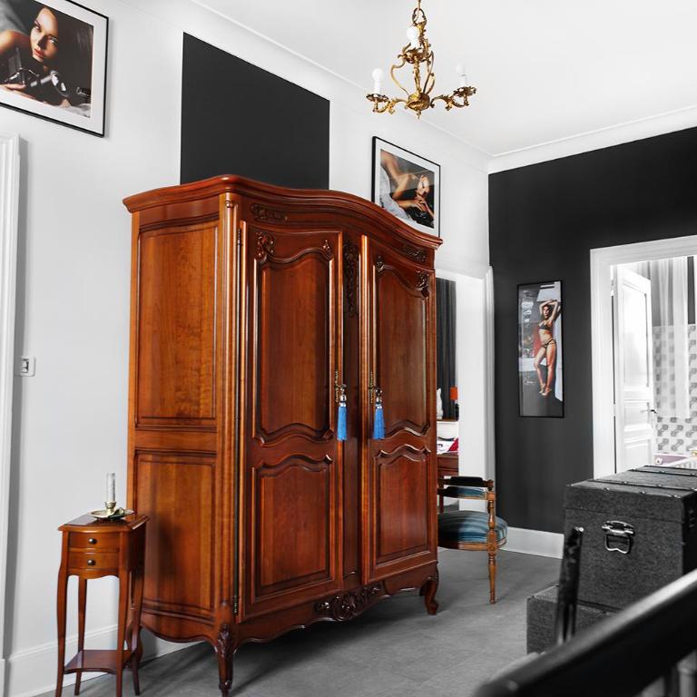 LE CHERCHE MIDI Chambres d'hôtes avec CUISINE EQUIPEE grand jardin PARKING SECURISE GRATUIT - Chambre Triple avec Salle de Bains Commune - 7