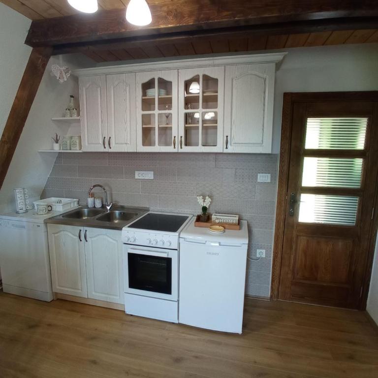 Charming Mountain House Zabljak - Vacation Home - 3