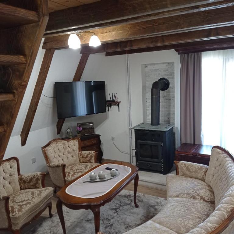 Charming Mountain House Zabljak - Vacation Home - 2