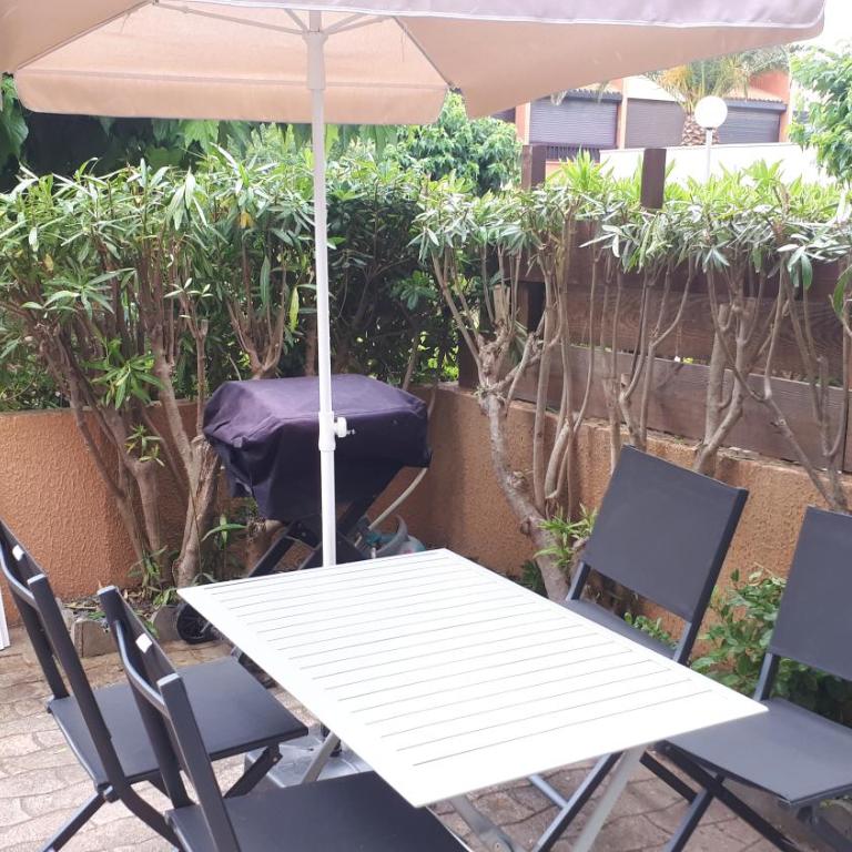 Studio cabine avec jardinet à 30 m de la plage, au calme. - Appartement 1 Chambre - 12