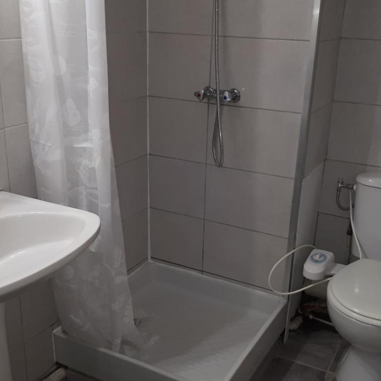Studio cabine avec jardinet à 30 m de la plage, au calme. - Appartement 1 Chambre - 9