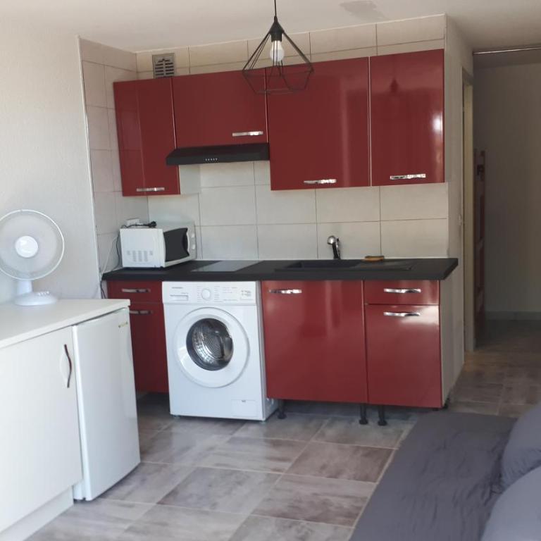 Studio cabine avec jardinet à 30 m de la plage, au calme. - Appartement 1 Chambre - 3