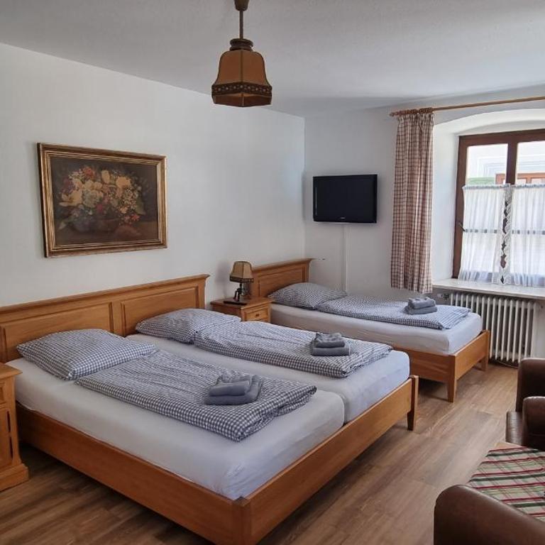 Gasthof zum Rassen - Dreibettzimmer mit Gemeinschaftsbad - 1