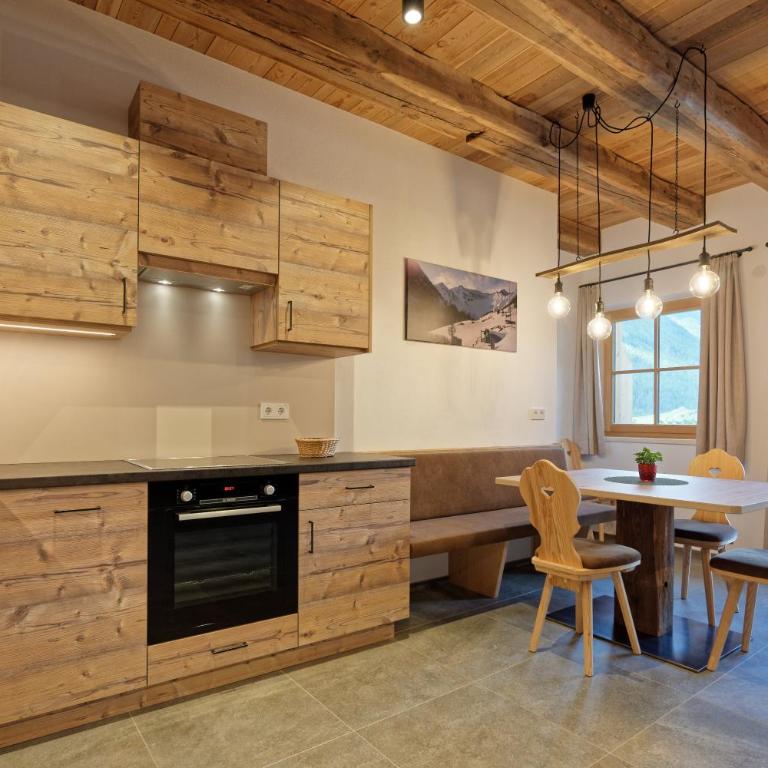 Tischlerhof Alpine Living - Appartamento con 2 Camere da Letto e Balcone - 8