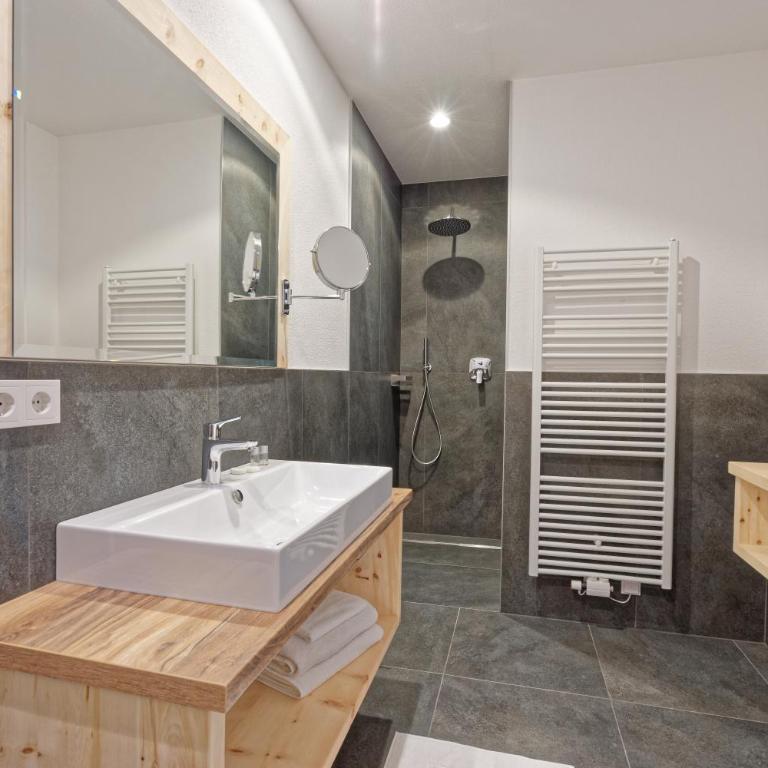 Tischlerhof Alpine Living - Appartamento Superior con 2 Camere da Letto - 8