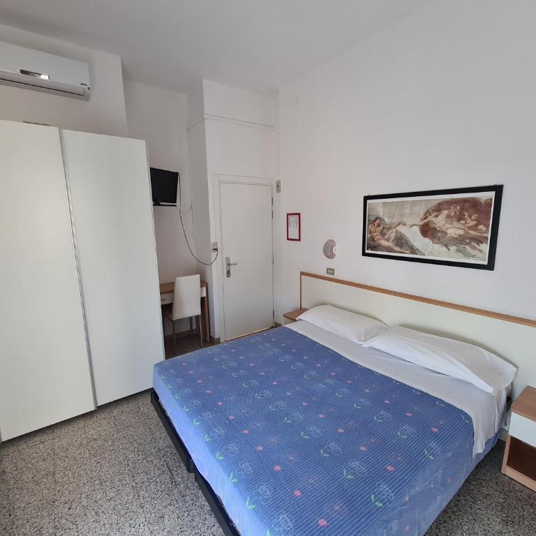 Hotel Camelia - Economy Double or Twin Room - 3