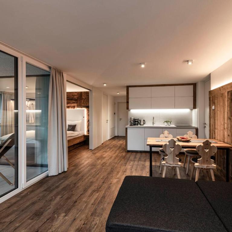 Bellevue Bruneck - Suites & Lofts - Whirlpool Apartment city view - with jacuzzi - 4