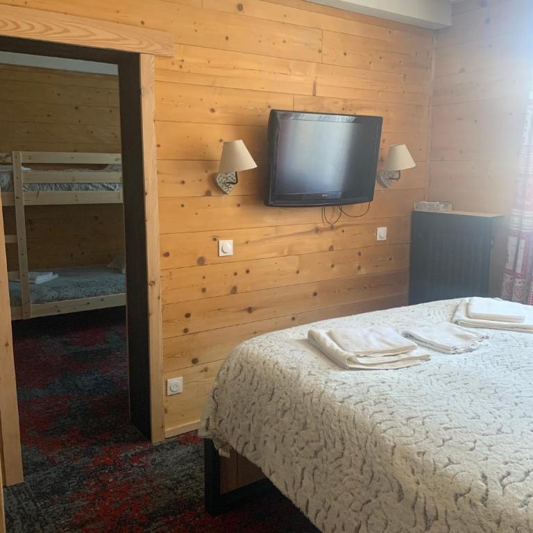 Hôtel l'Équipe - Family Double Room - 4