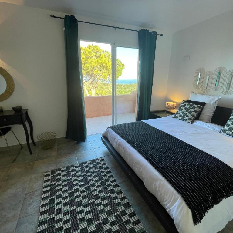 Villa AZURA, vue panoramique et proche mer à Santa Giulia, piscine chauffée - Villa mit 3 Schlafzimmern - 27