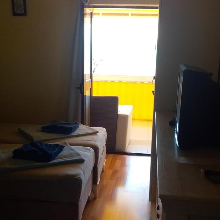 Holiday Home & Apartments Micanovic - Studio Apartman - 3