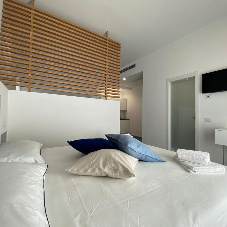 Blue Bay Suite & Spa - Monolocale King Deluxe - 11