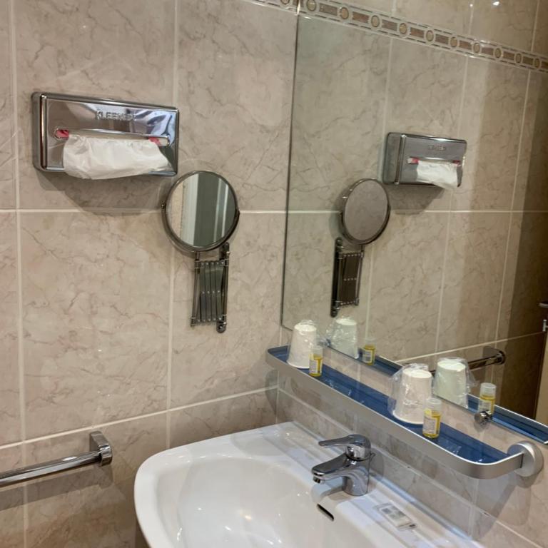 Hotel Chiffre - Chambre Simple Classique - 4