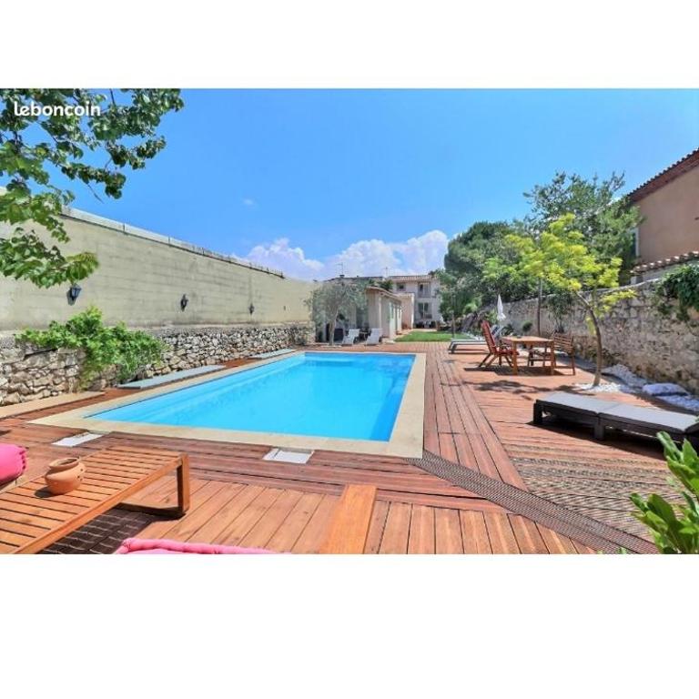 Gite du stade Grand Studio 2 lits parking - Studio - Vue sur Piscine - 8
