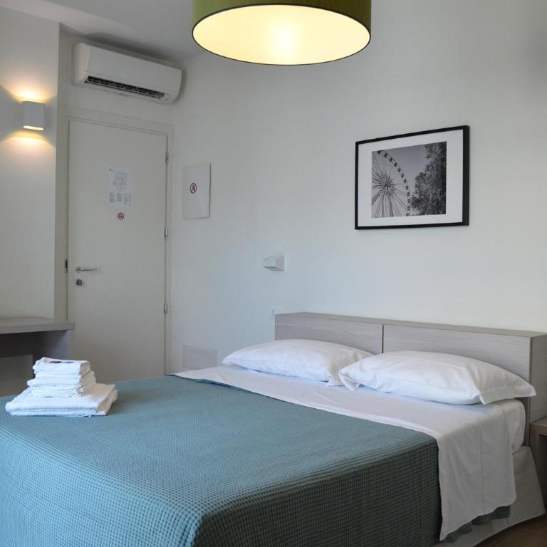 Hotel Riva e Mare - Camera Matrimoniale con Balcone - 1