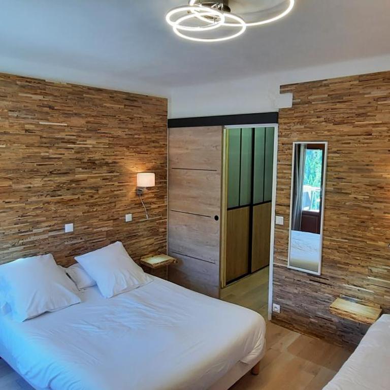 Hôtel Chastellares - Chambre Triple avec Terrasse - Vue sur Piste - 1