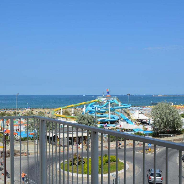 Hotel Riva e Mare - Camera Matrimoniale con Balcone e Vista Mare - 8
