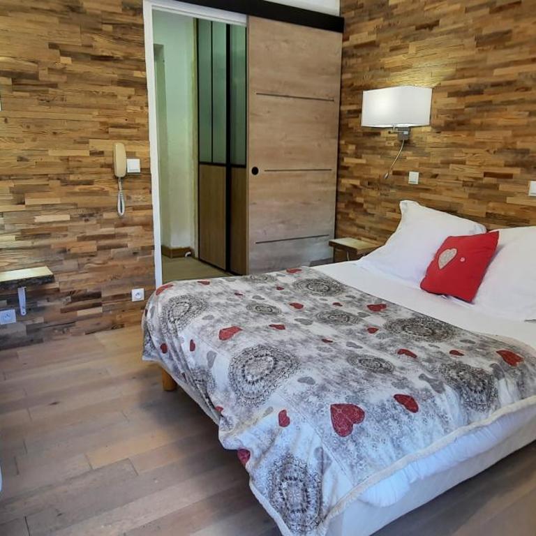 Hôtel Chastellares - Chambre Triple avec Terrasse - Vue sur Piste - 15