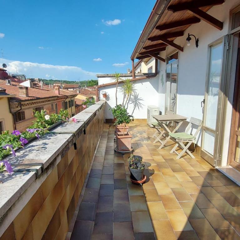 Marconi Rooms – Porta Leoni - Appartamento con Terrazza - Via Stella 19 - Edificio Separato - 4