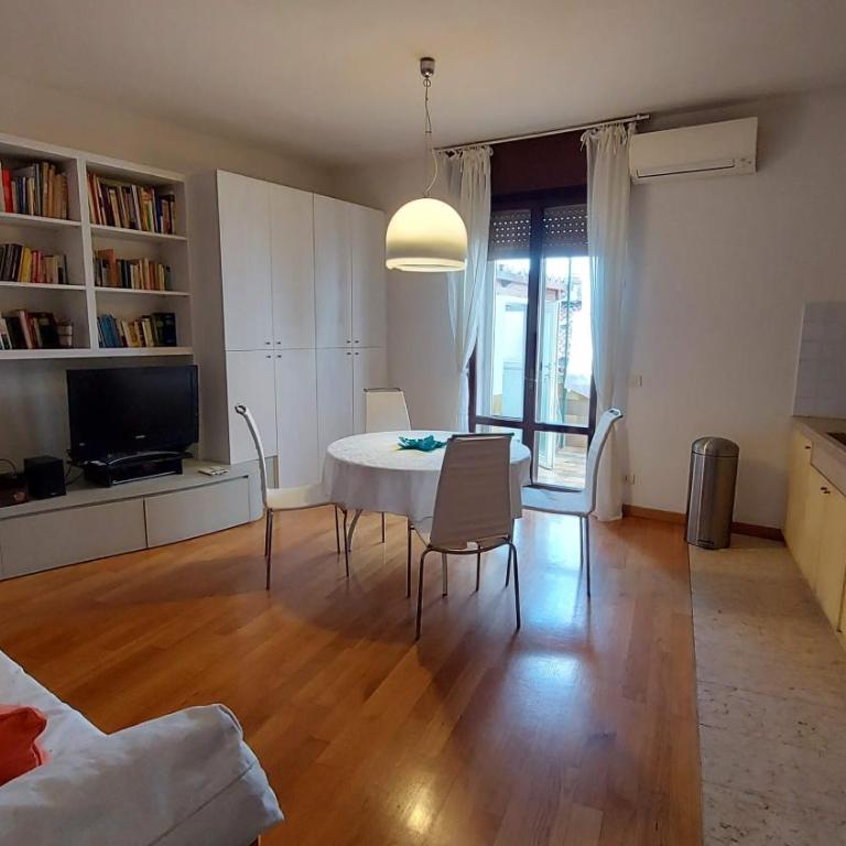 Marconi Rooms – Porta Leoni - Appartamento con Terrazza - Via Stella 19 - Edificio Separato - 3