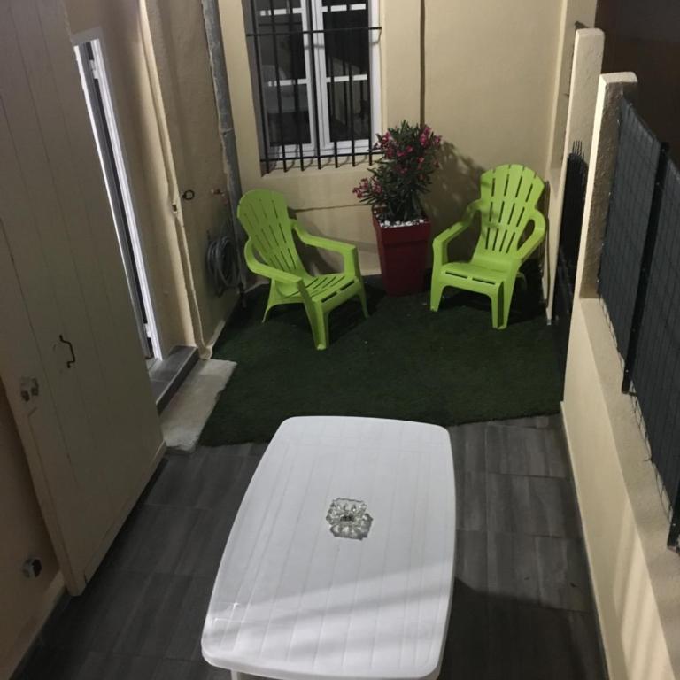 LA CASA DES PETITES MARIES terrasse clim wifi - Appartement 1 Chambre - 9