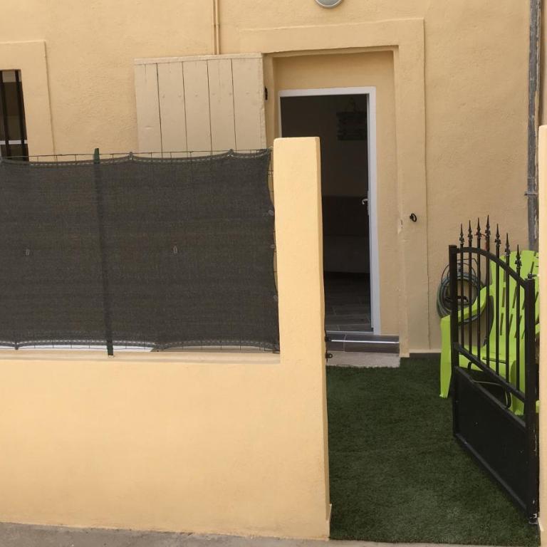 LA CASA DES PETITES MARIES terrasse clim wifi - Appartement 1 Chambre - 12