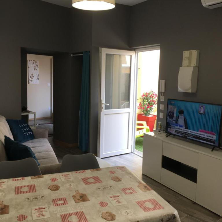 LA CASA DES PETITES MARIES terrasse clim wifi - Appartement 1 Chambre - 13