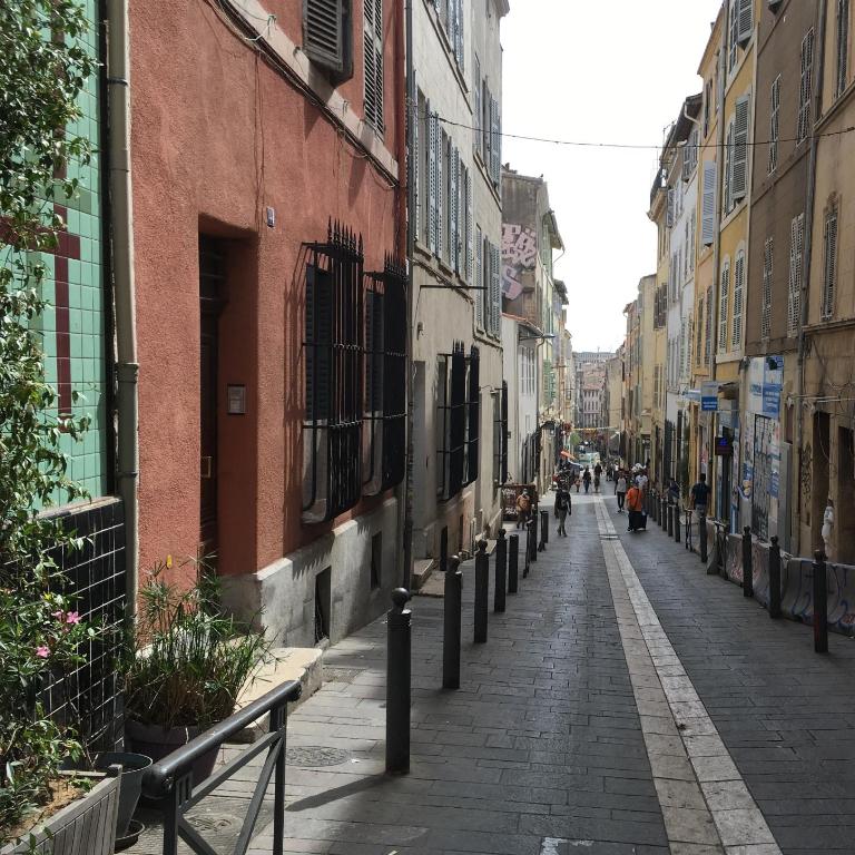 LA CASA DES PETITES MARIES terrasse clim wifi - Appartement 1 Chambre - 22
