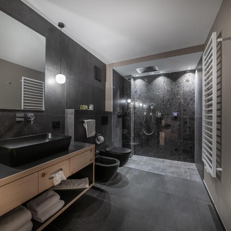 Hotel Cristallo - Wellness Mountain Living - Junior Suite con Balcone - 2
