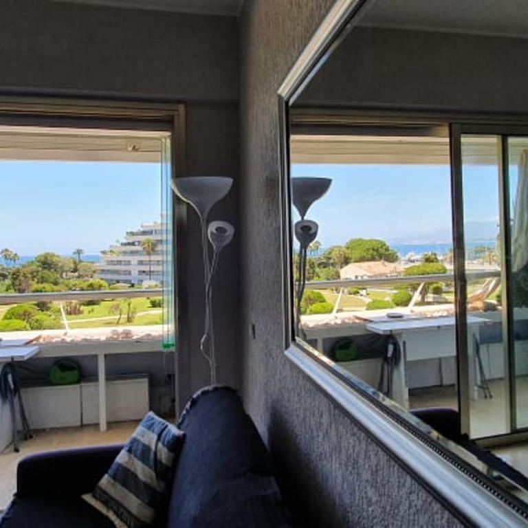 Lovely apartment in Marina Baie des Anges- Baronnet - Sew view, free parking spaces on site, restaurants, beach, supermarket - Apartamento de 1 dormitorio - 3