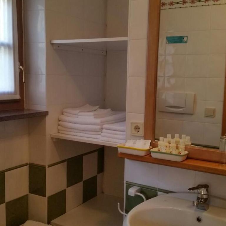 Albergo Garni' Laura - Camera Quadrupla Standard - 2