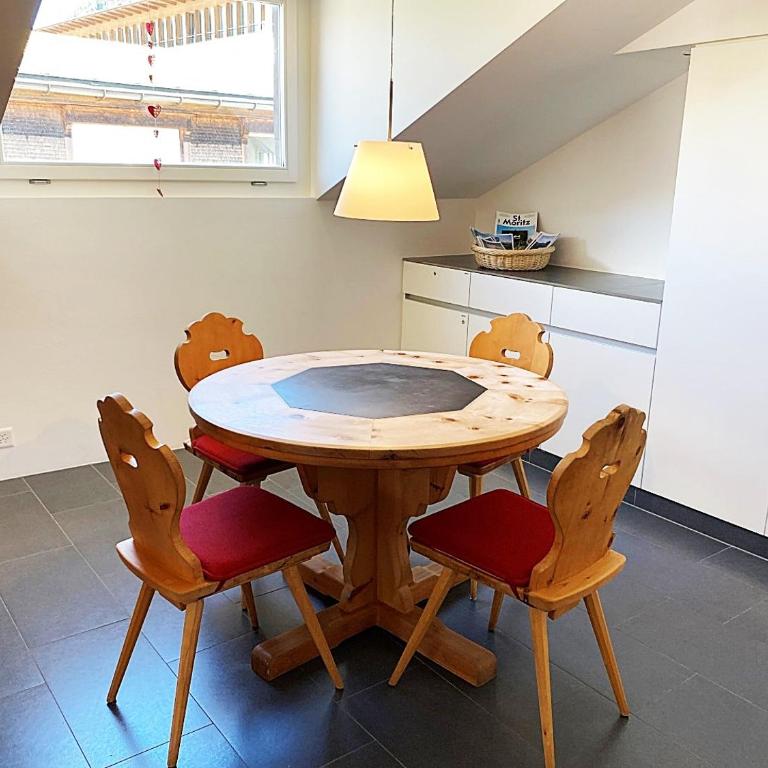BM186 - Alpenstil - 60m2 Dachstockwohnung mit Garage - Apartment mit 1 Schlafzimmer - 3