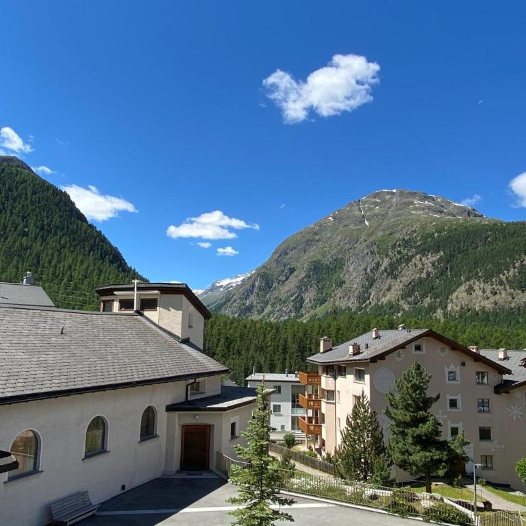 BM186 - Alpenstil - 60m2 Dachstockwohnung mit Garage - Apartment mit 1 Schlafzimmer - 25