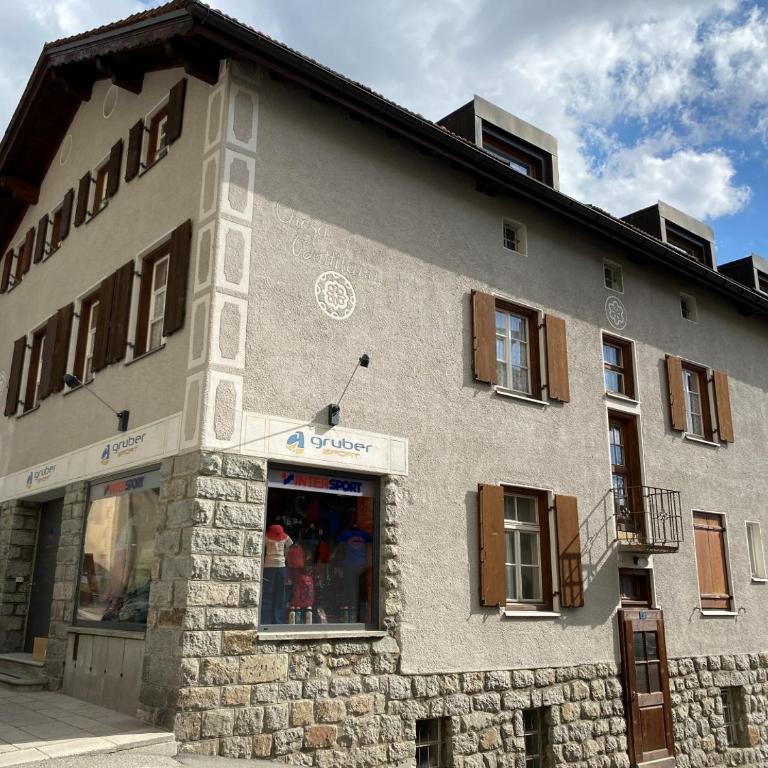 BM186 - Alpenstil - 60m2 Dachstockwohnung mit Garage - Apartment mit 1 Schlafzimmer - 24
