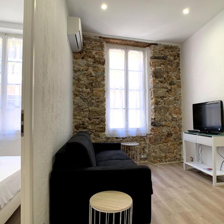 Renovated apartment AC - wifi - 2-4pers - Center Antibes rue James Close - Appartement - 1