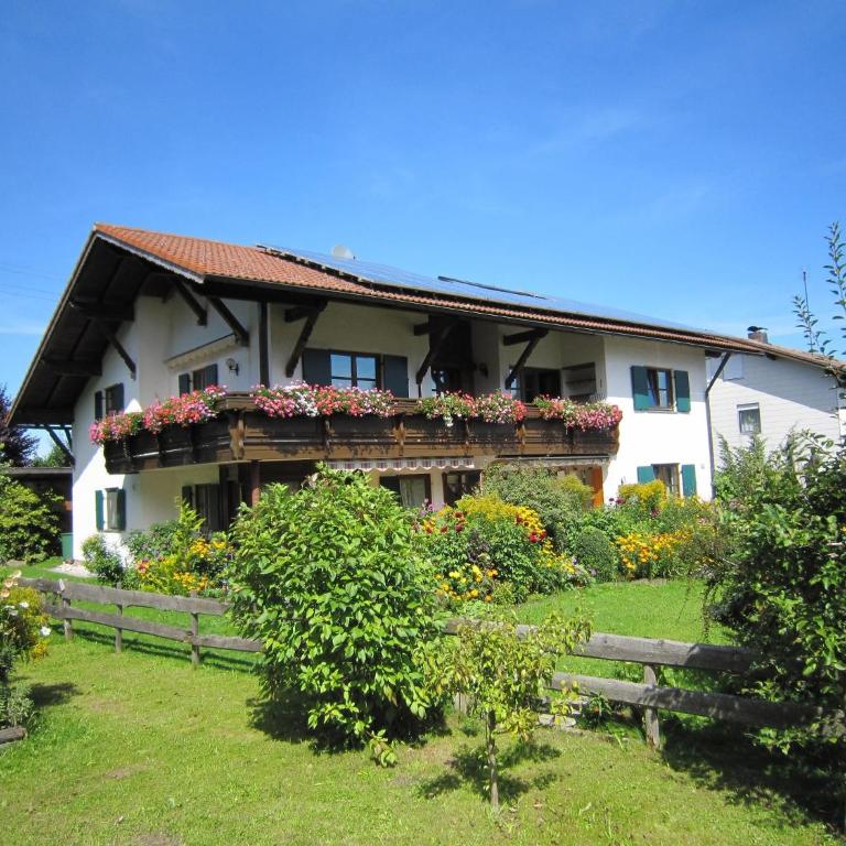 Gästehaus Böck in Roßhaupten - Doppel- oder Zweibettzimmer - 6