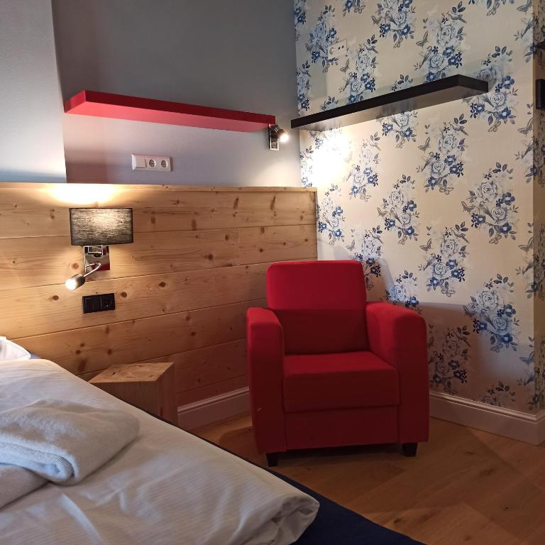 Design Hotel ALPENLIEBE - - - - Boutique-Flair - - - - - Doppelzimmer mit Queensize-Bett - 9