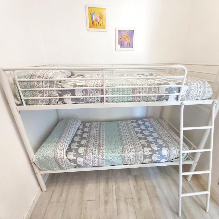 Apartamentos Casanostra - Apartment with Balcony - 10