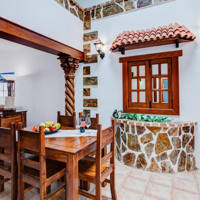 Casa Delfín Playa Blanca 2 dormitorios y piscina - Three-Bedroom Villa - 12