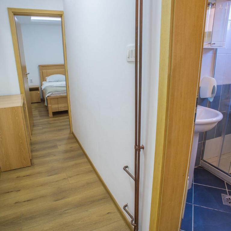 Hotel Pavlović - One-Bedroom Apartment - 6