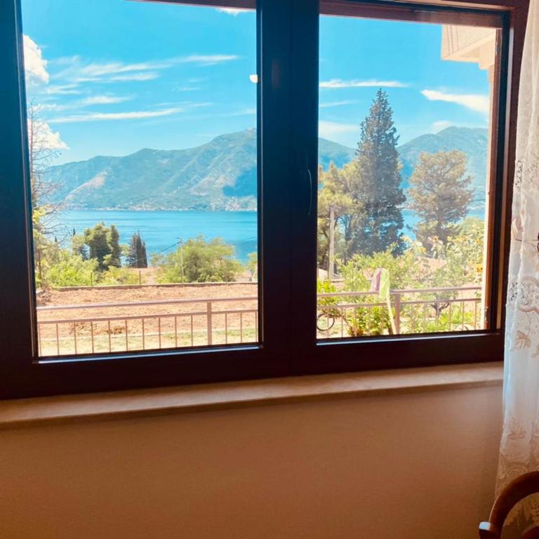 B & M Apartments - One-Bedroom Apartment with Sea View - 14
