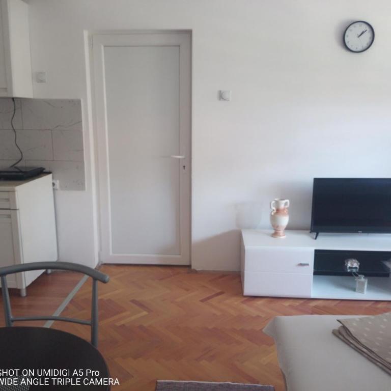 Relax Apartmani - blizu Neuromedic Niš - Studio sa Terasom - 3