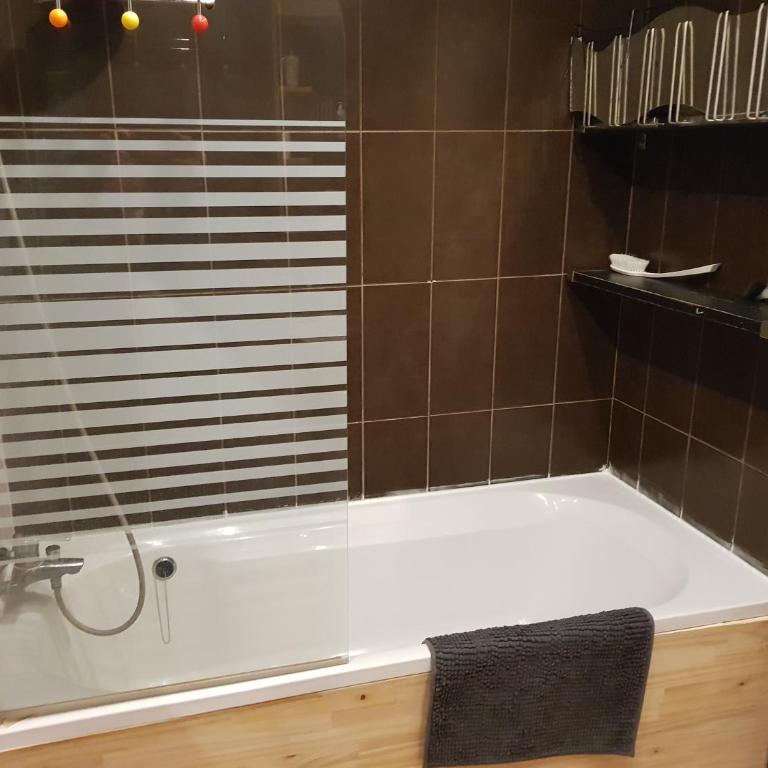 appartement 2 chambres fonctionnel a faire 2 pas du metro - Appartement - 7
