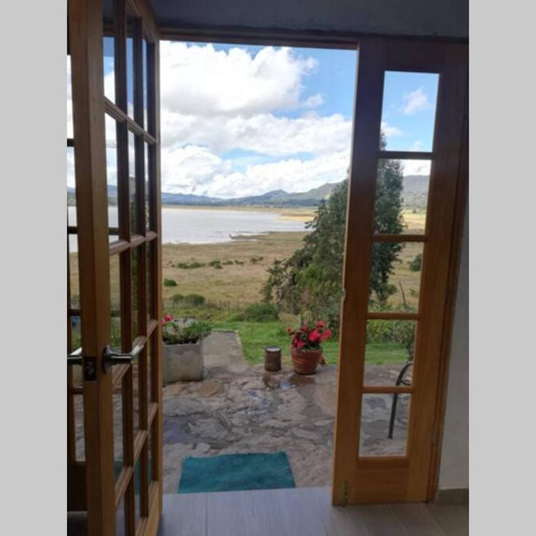 El Cascajal: Amazing lake view. Vista al lago - Three-Bedroom House - 29