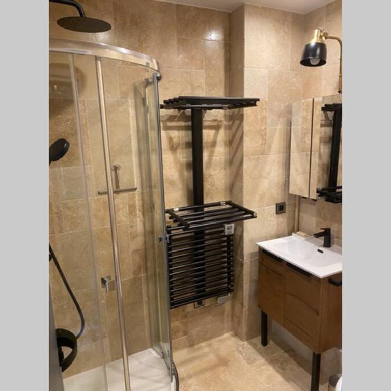 STUDIO NEUF ET PROCHE DES PLAGES DE JUAN LES PINS - One-Bedroom Apartment - 6