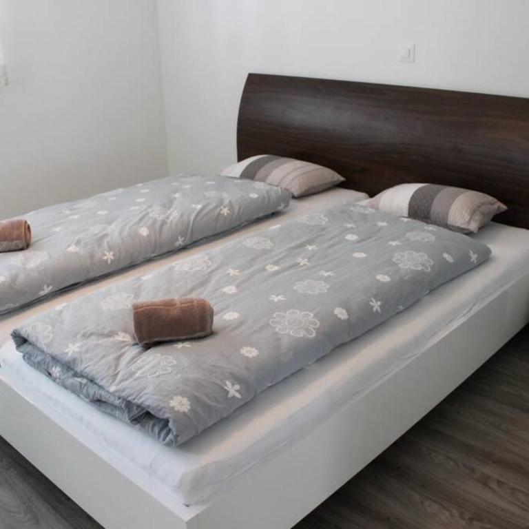 Modern Apartment 모던 펜션 - Three-Bedroom Apartment - 6