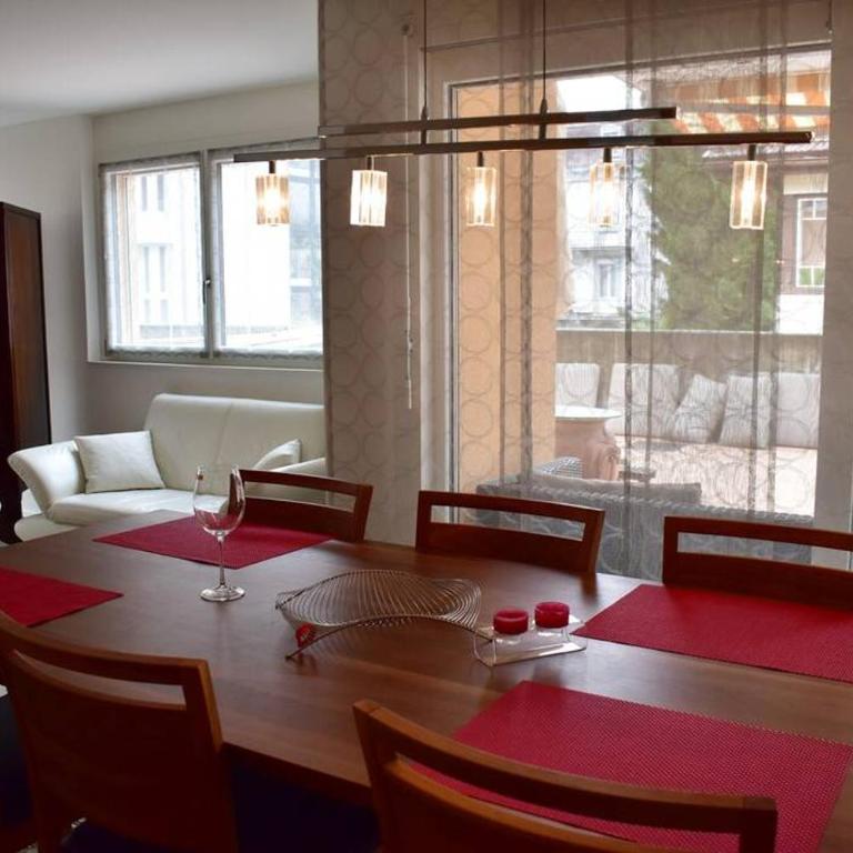 Modern Apartment 모던 펜션 - Three-Bedroom Apartment - 4